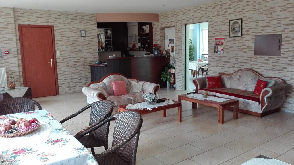 Familia Hotel Loutra Volvis Экстерьер фото